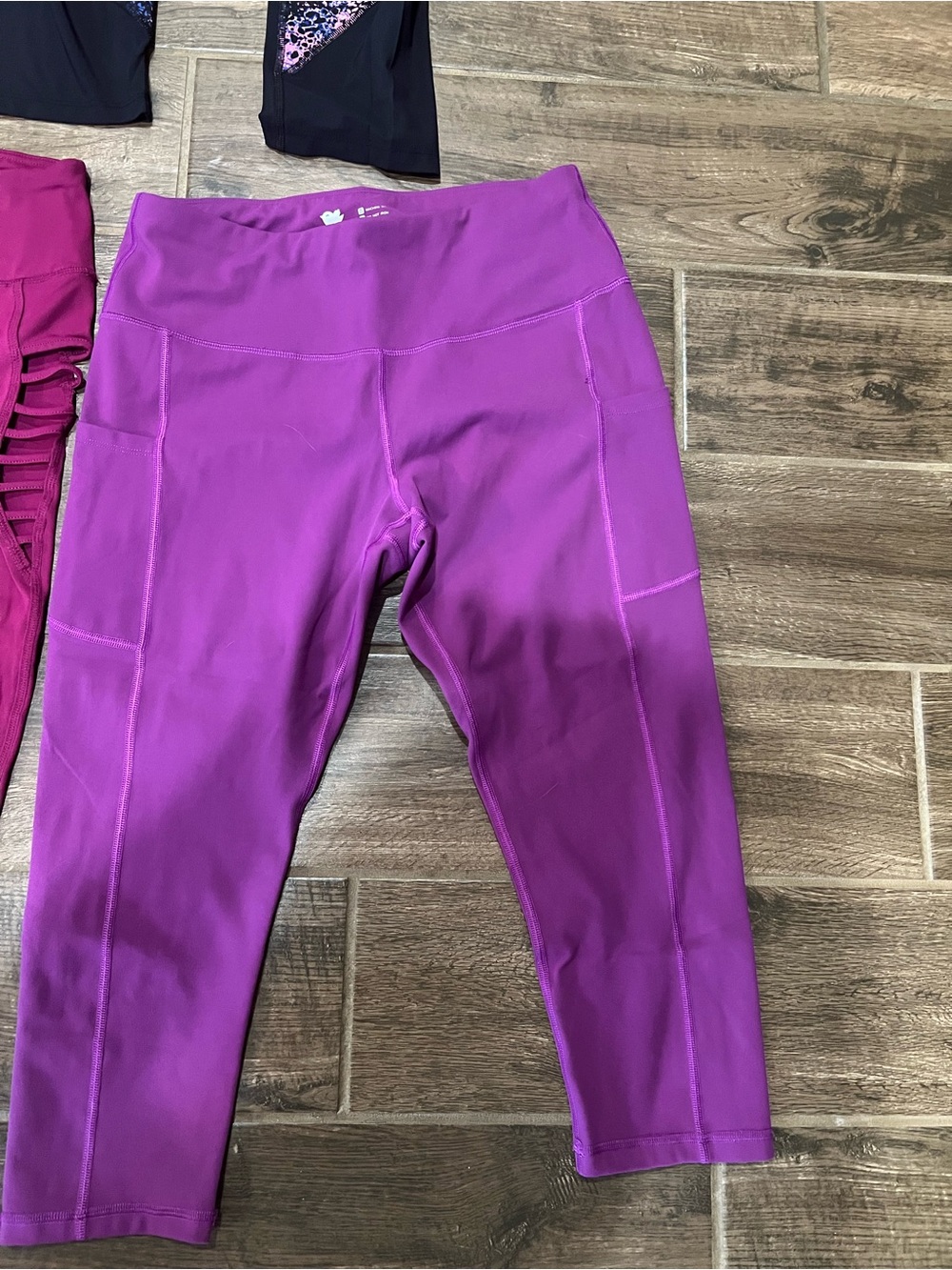 Women’s size L Active Capri leggings- Purple & Pink Assorted - Picture 2 of 7